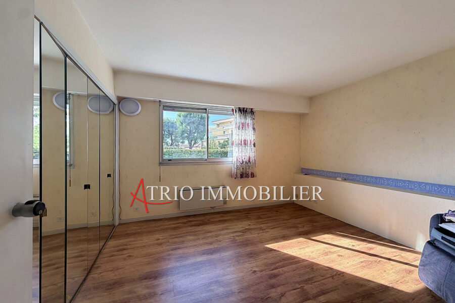 Appartement à vendre à Saint-Laurent-du-Var — Vue parc & jardin — photo 10