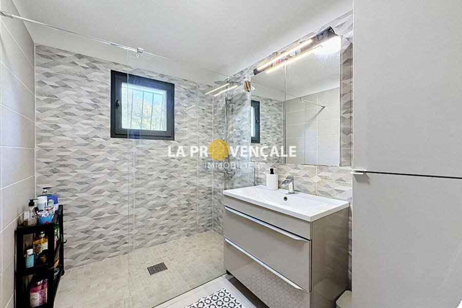 Maison à vendre à Trets — Vue parc & jardin — photo 16