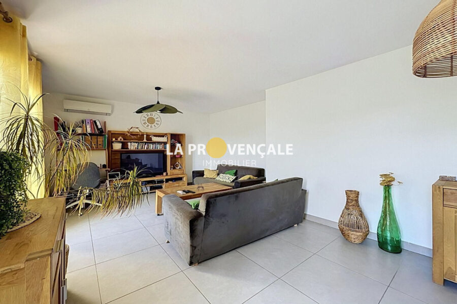 Maison à vendre à Trets — Vue parc & jardin — photo 5
