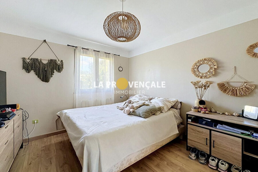 Maison à vendre à Trets — Vue parc & jardin — photo 15