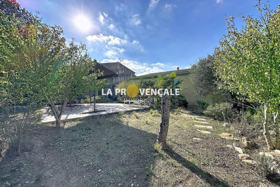 Maison à vendre à Trets — Vue parc & jardin — photo 20