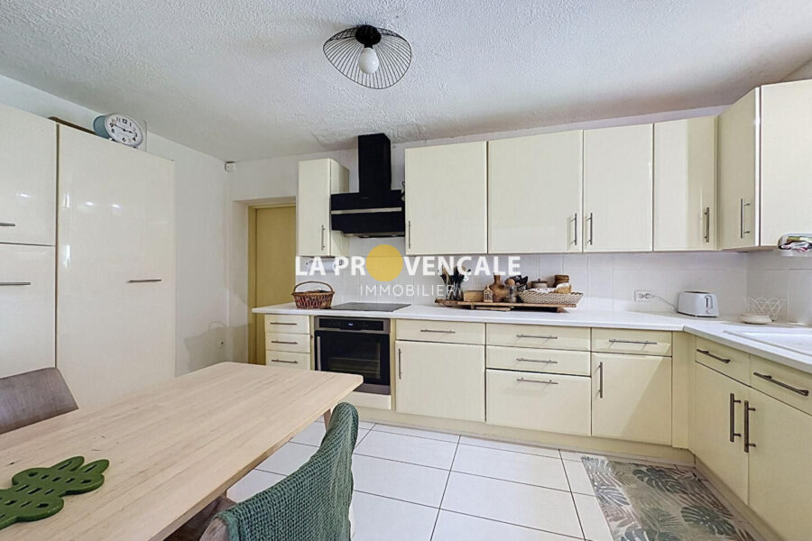 Maison à vendre à Trets — Vue parc & jardin — photo 7