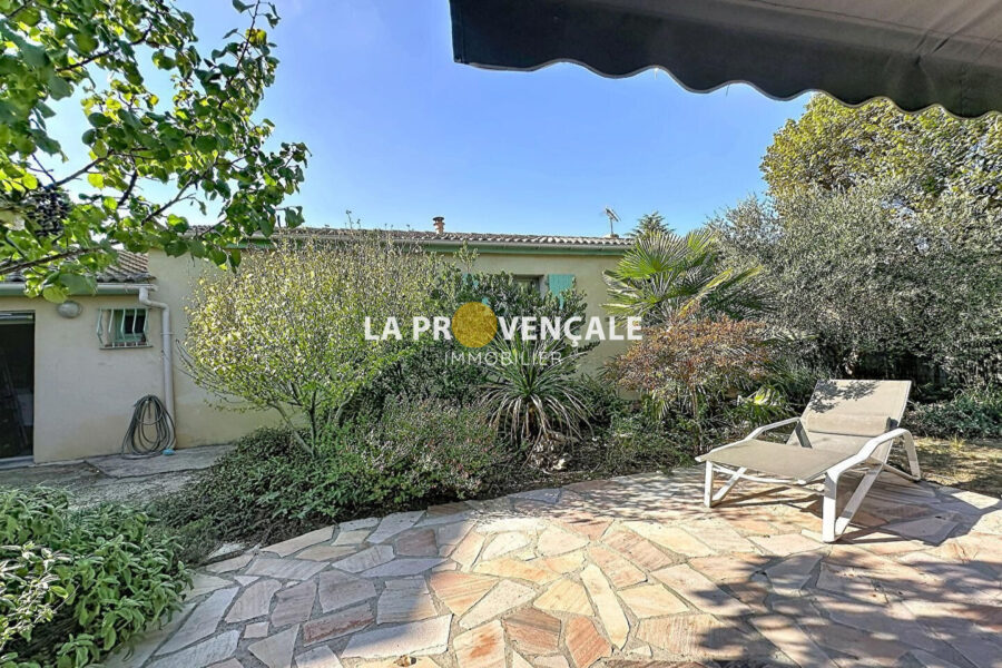 Maison à vendre à Trets — Vue parc & jardin — photo 17