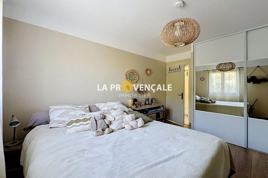 Maison à vendre à Trets — Vue parc & jardin — photo 14