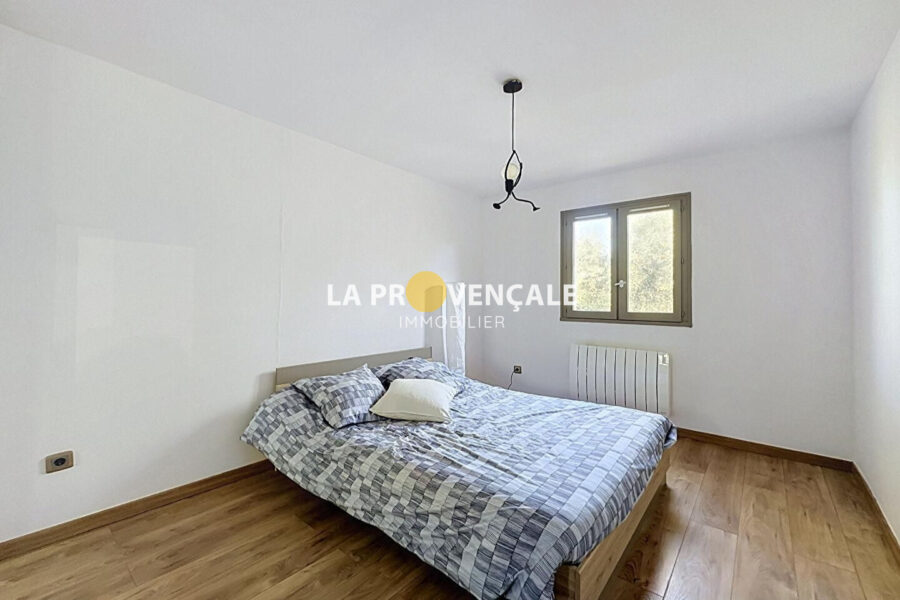 Maison à vendre à Trets — Vue parc & jardin — photo 13