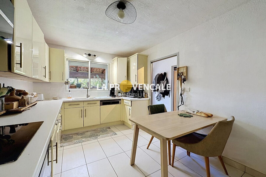 Maison à vendre à Trets — Vue parc & jardin — photo 8