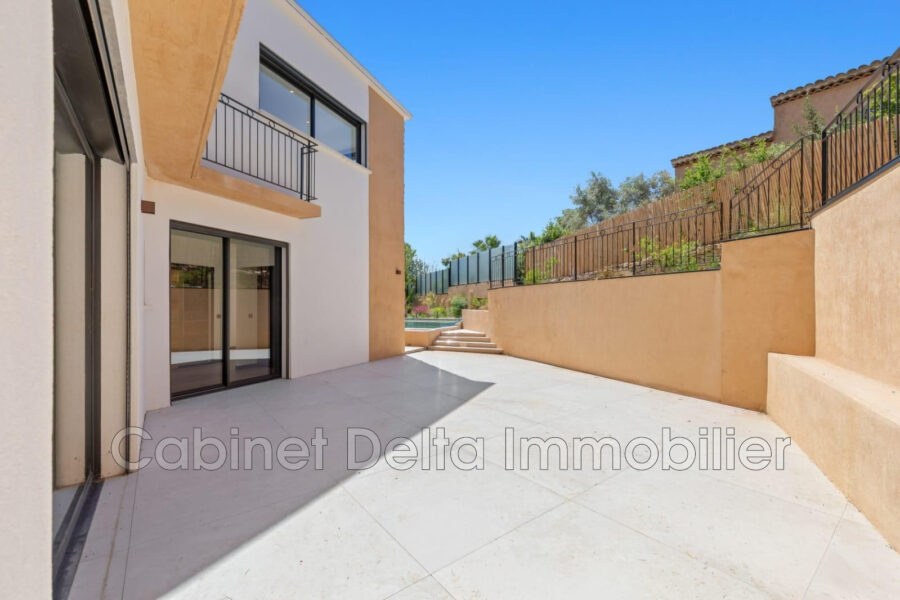 Maison à vendre à Saint-Cyr-sur-Mer — Vue mer — photo 7