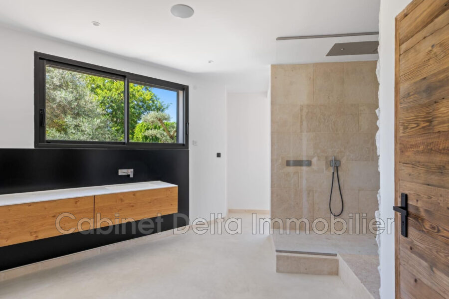 Maison à vendre à Saint-Cyr-sur-Mer — Vue mer — photo 15