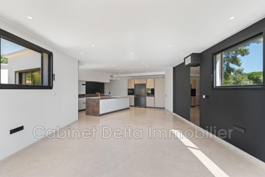 Maison à vendre à Saint-Cyr-sur-Mer — Vue mer — photo 4