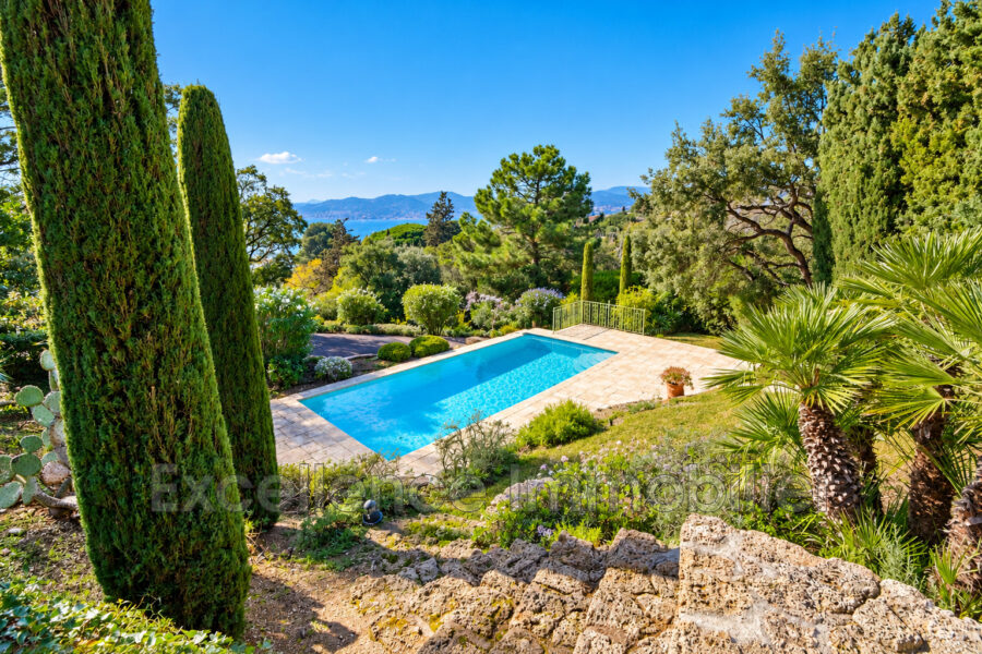 Maison à vendre à Les Issambres — Vue mer — photo 4