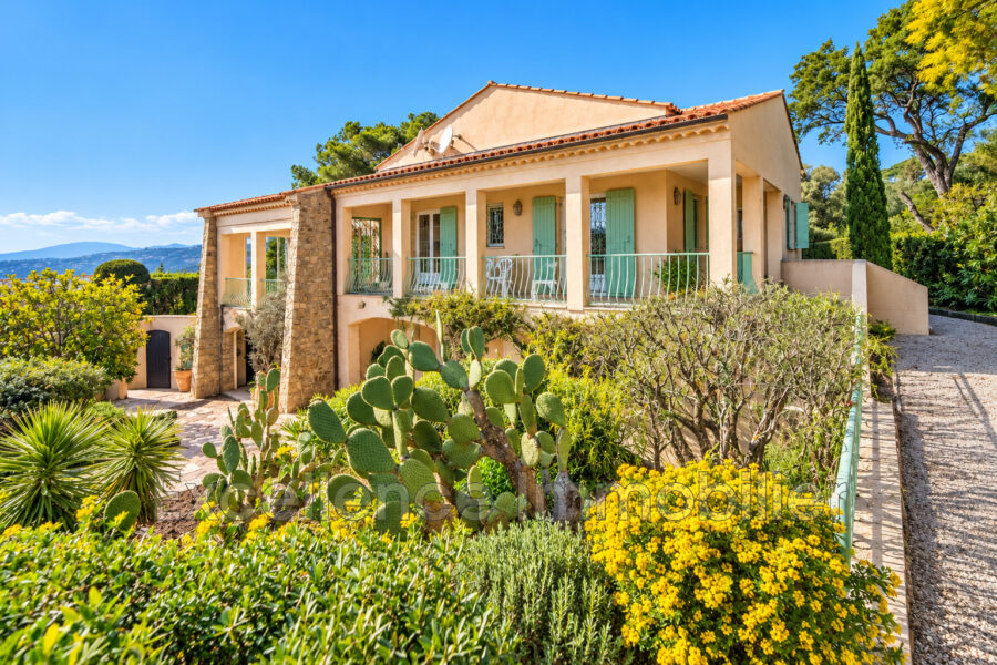 Maison à vendre à Les Issambres — Vue mer — photo 6