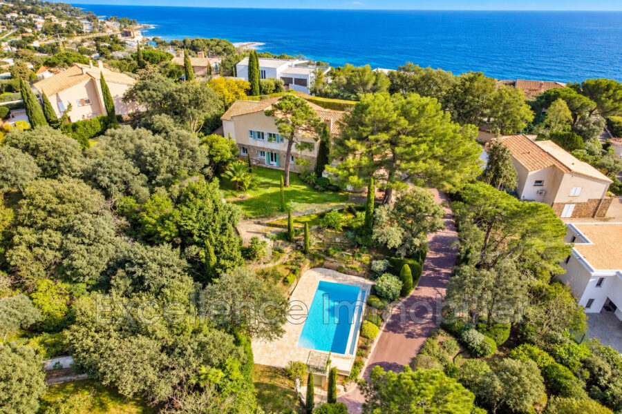 Maison à vendre à Les Issambres — Vue mer — photo 5