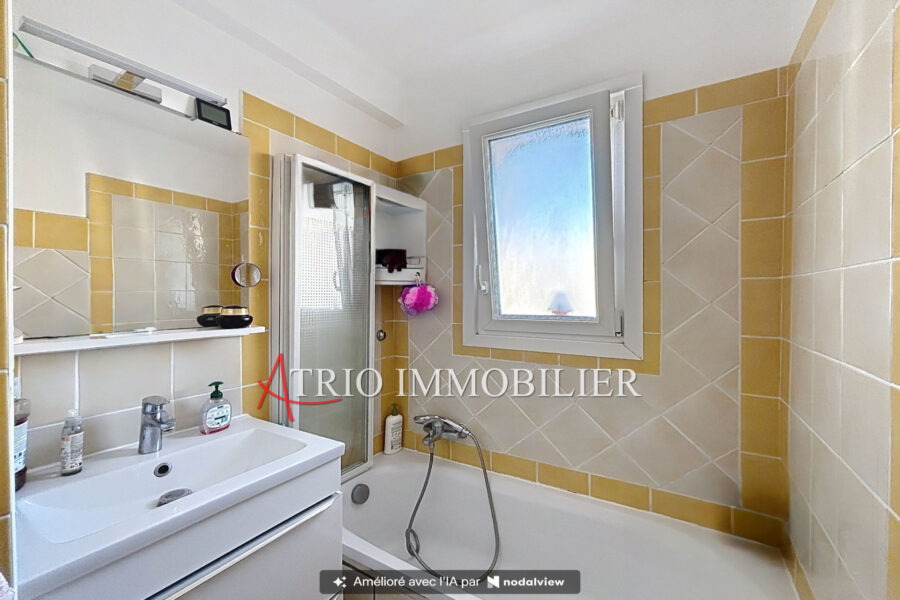 Appartement à vendre à Cagnes-sur-Mer — Vue sur la ville — photo 7
