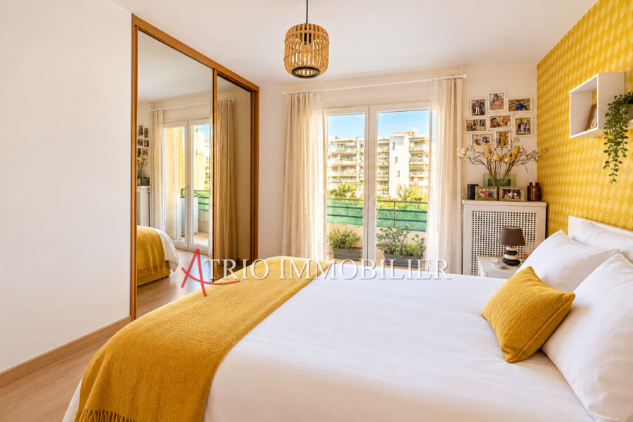 Appartement à vendre à Cagnes-sur-Mer — Vue sur la ville — photo 5