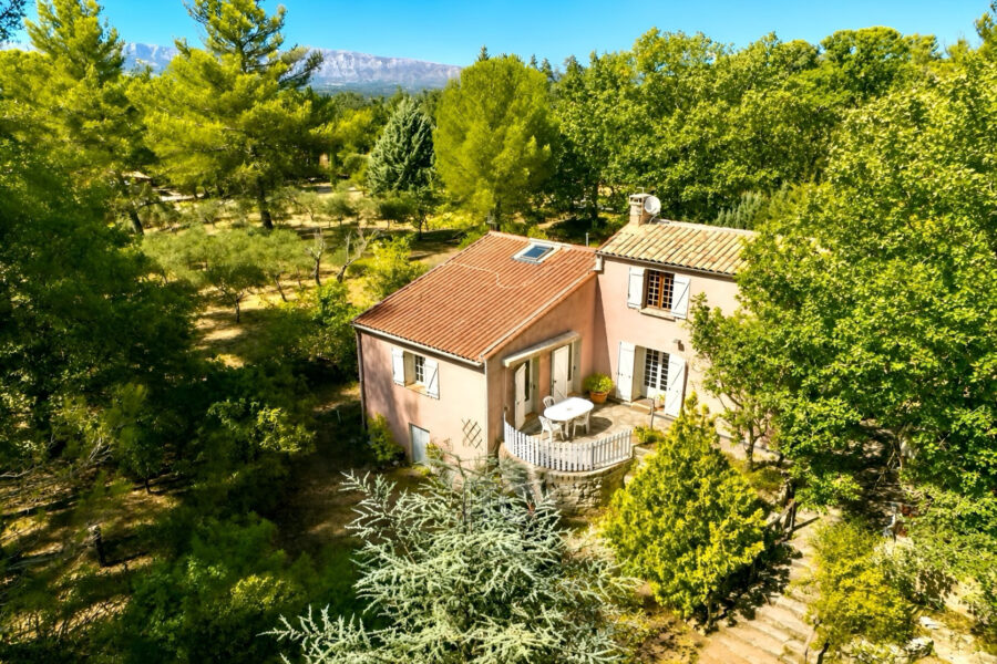 Maison à vendre à Trets — Vue parc & jardin — photo 2