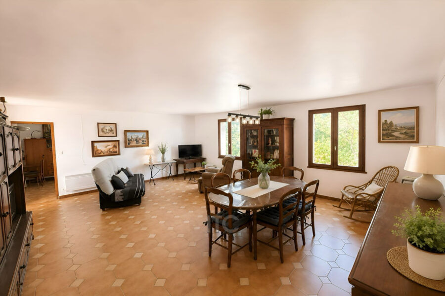 Maison à vendre à Trets — Vue parc & jardin — photo 8