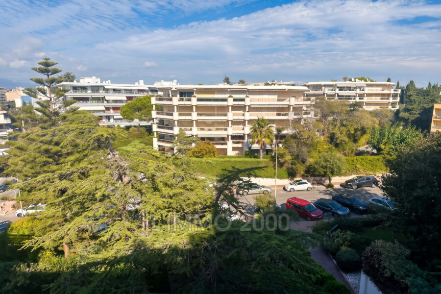 Appartement à vendre à Juan-les-Pins — Vue mer — photo 3