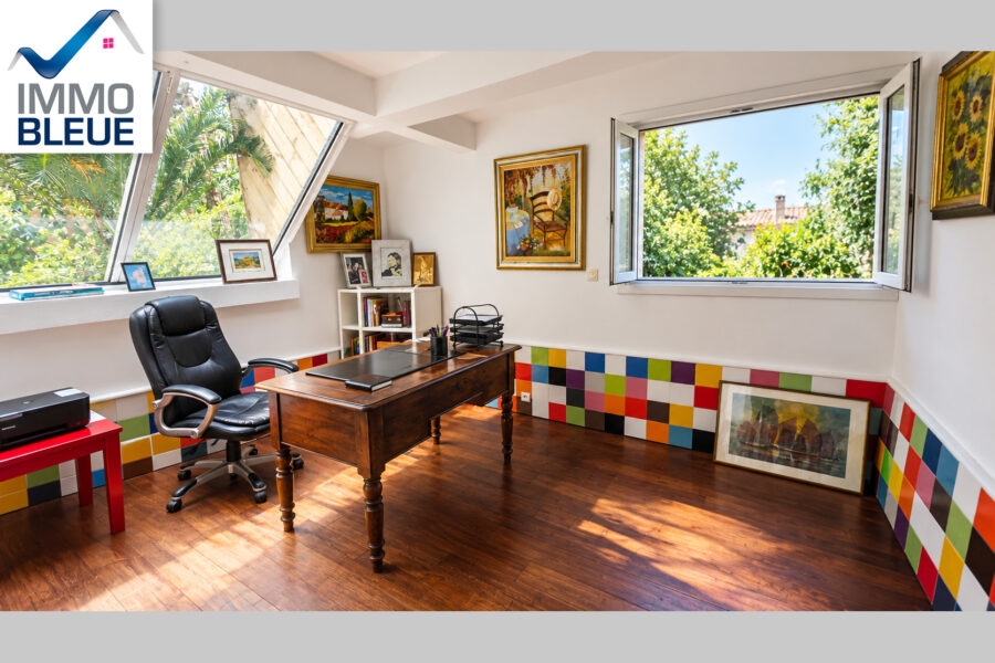 Maison à vendre à Carry-le-Rouet — Vue parc & jardin — photo 5