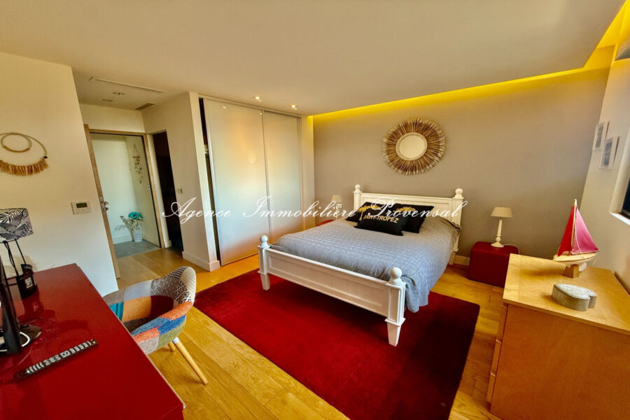 Appartement à vendre à Sainte-Maxime — Vue mer — photo 18