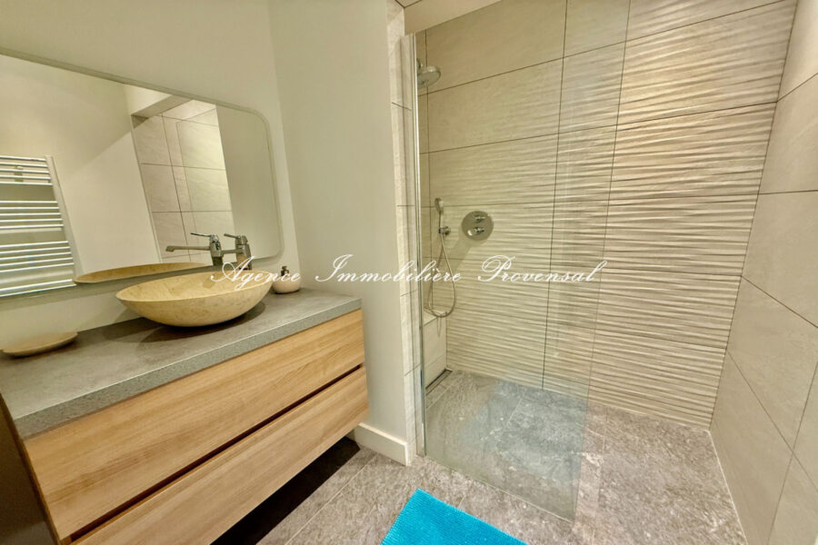 Appartement à vendre à Sainte-Maxime — Vue mer — photo 19