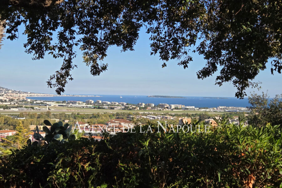 Maison à vendre à Mandelieu-la-Napoule — Vue mer — photo 1
