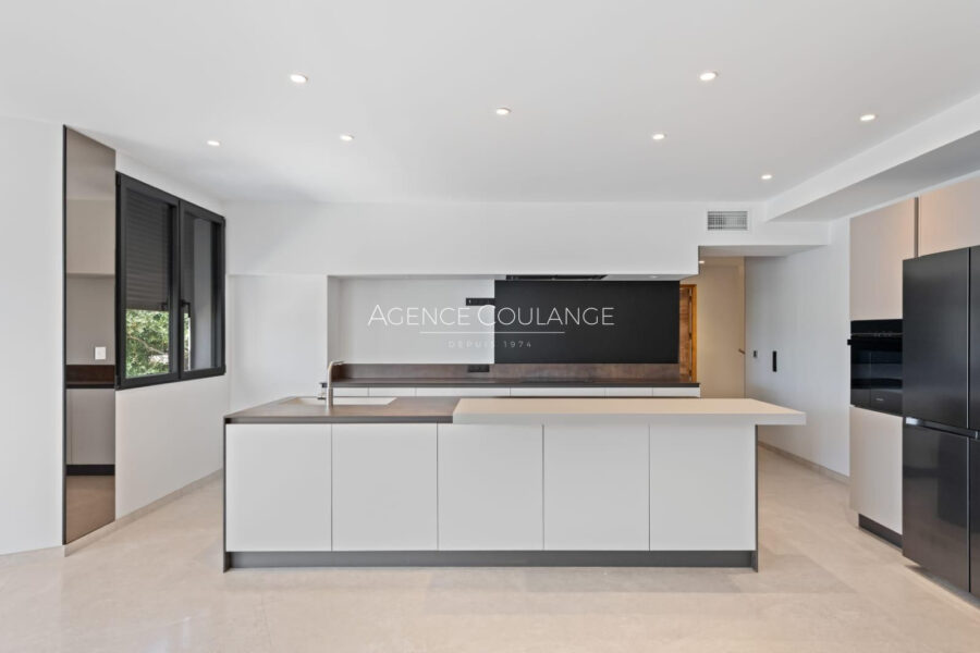 Maison à vendre à Saint-Cyr-sur-Mer — Vue mer — photo 4