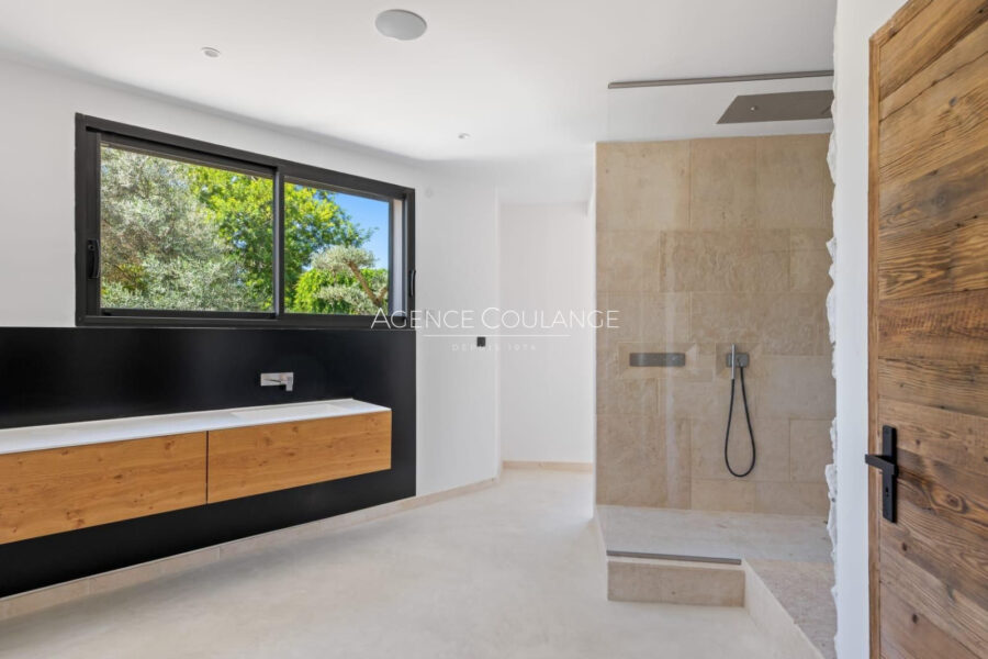 Maison à vendre à Saint-Cyr-sur-Mer — Vue mer — photo 10