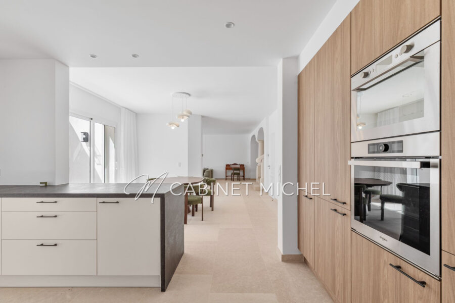 Maison à vendre à Roquefort-les-Pins — Vue parc & jardin — photo 6