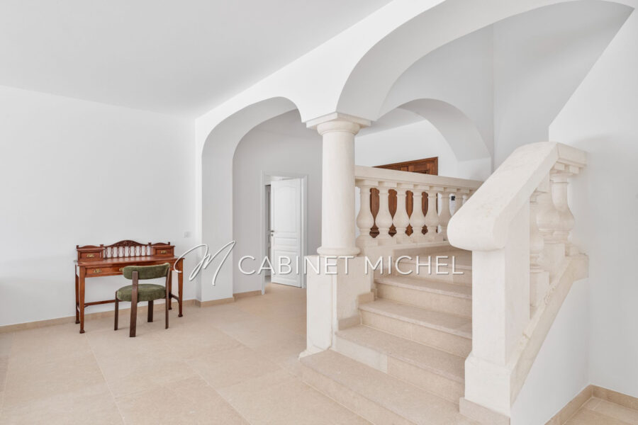 Maison à vendre à Roquefort-les-Pins — Vue parc & jardin — photo 3