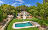 Maison à vendre à Roquefort-les-Pins — Vue parc & jardin — photo 2
