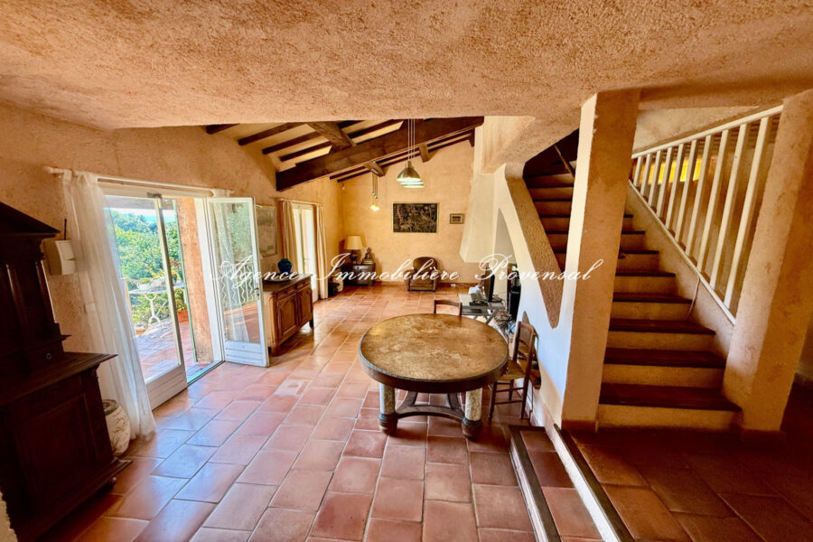 Maison à vendre à Sainte-Maxime — Vue mer — photo 11