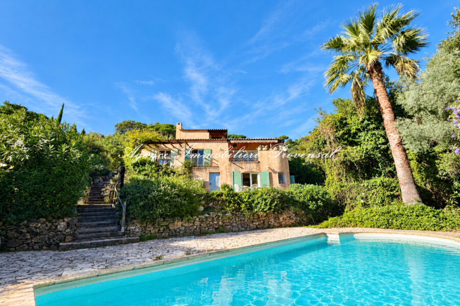 Maison à vendre à Sainte-Maxime — Vue mer — photo 4