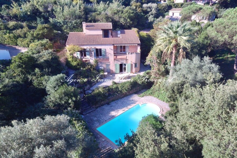 Maison à vendre à Sainte-Maxime — Vue mer — photo 2