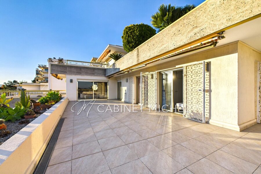 Appartement à vendre à Mandelieu-la-Napoule — Vue mer — photo 2