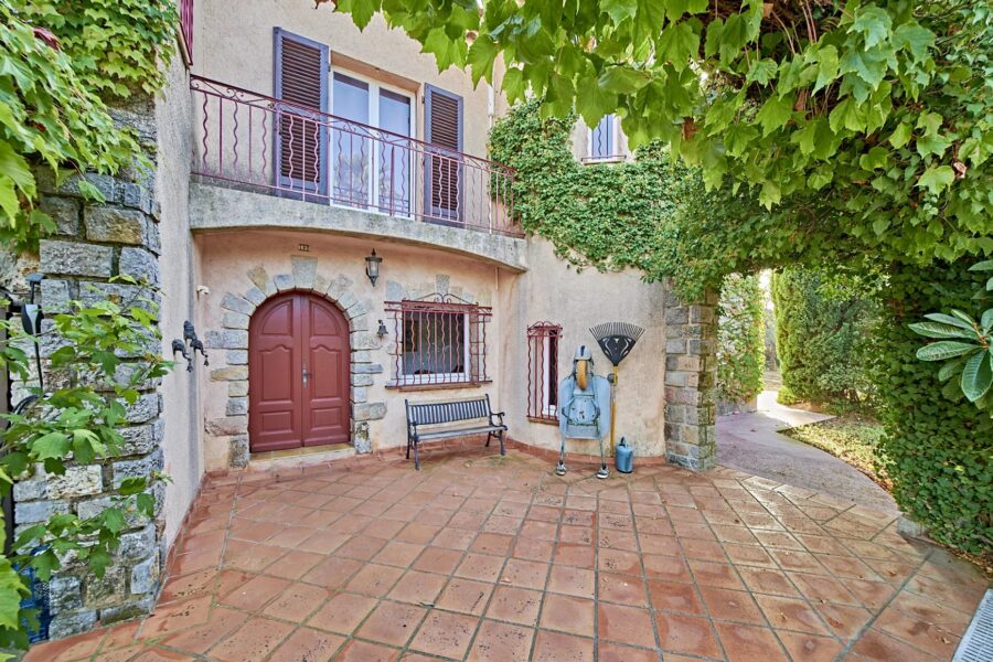 Maison à vendre à La Londe-les-Maures — Vue parc & jardin — photo 44