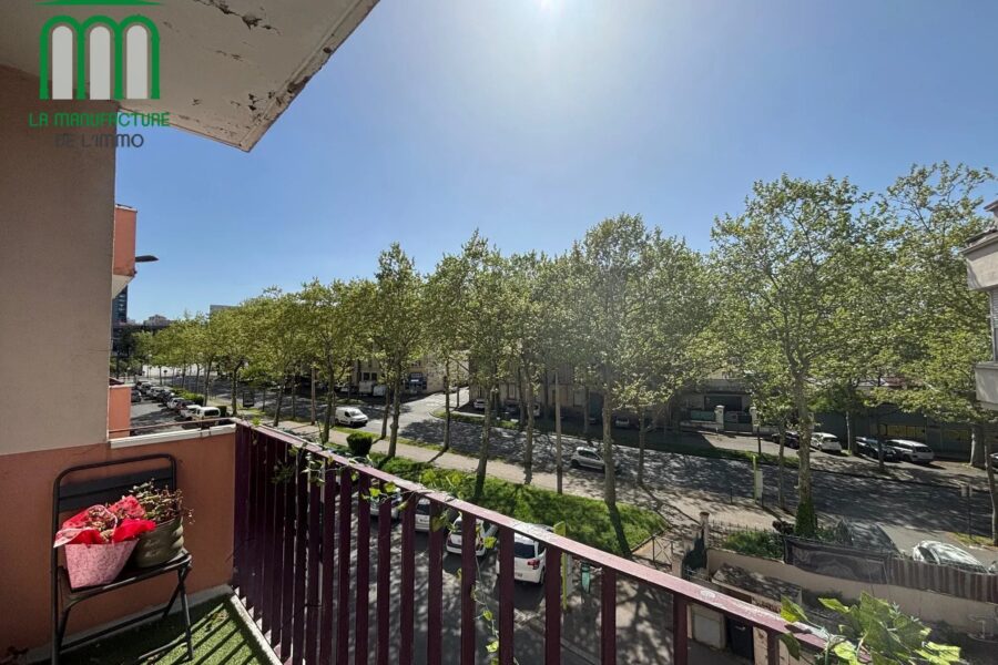 Appartement à vendre à Saint-Étienne — Vue sur la ville — photo 3