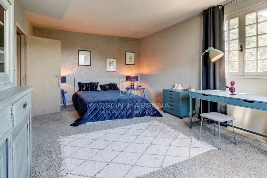 Maison à vendre à La Roquette-sur-Var — Vue montagne — photo 31