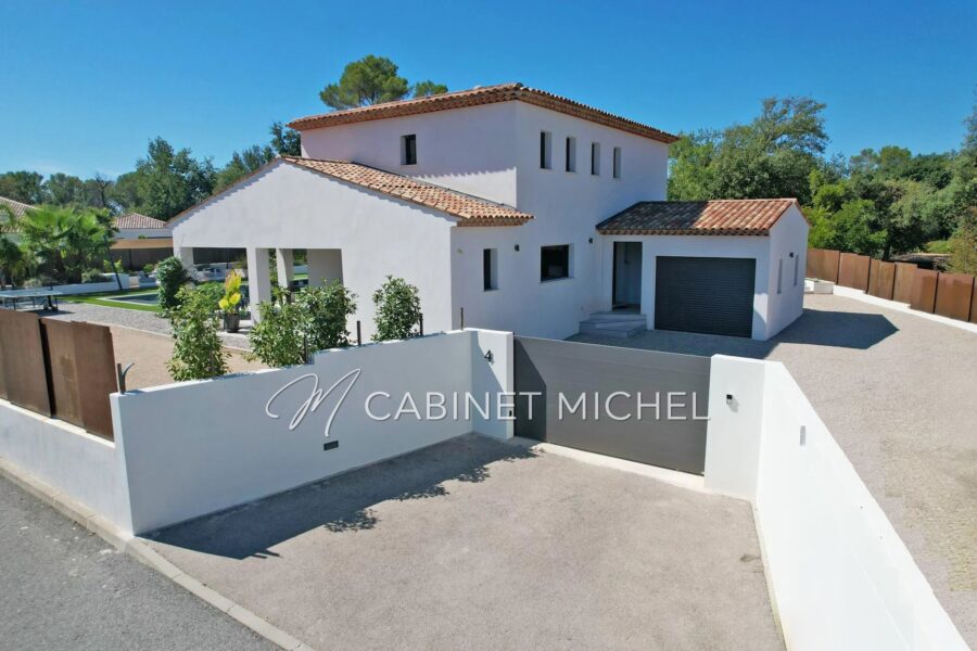 Maison à vendre à Roquefort-les-Pins — Vue montagne — photo 5