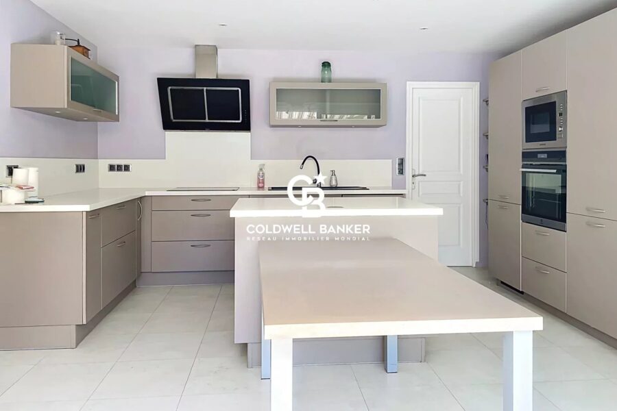 Maison à vendre à Sainte-Lheurine — Vue parc & jardin — photo 7