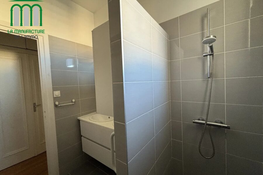 Appartement à vendre à Saint-Étienne — Vue sur la ville — photo 26