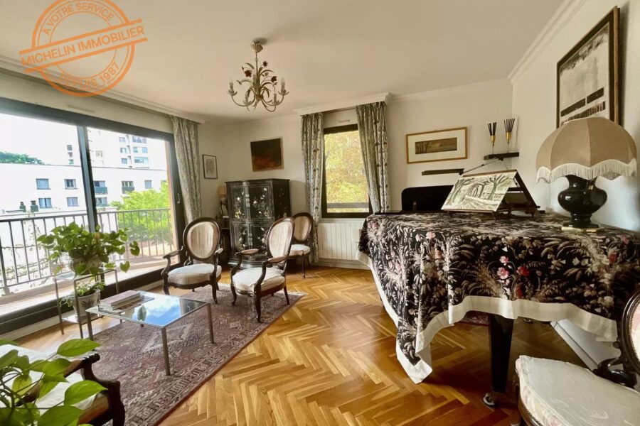 Appartement à vendre à Lyon 4e Arrondissement — Vue sur la ville — photo 3