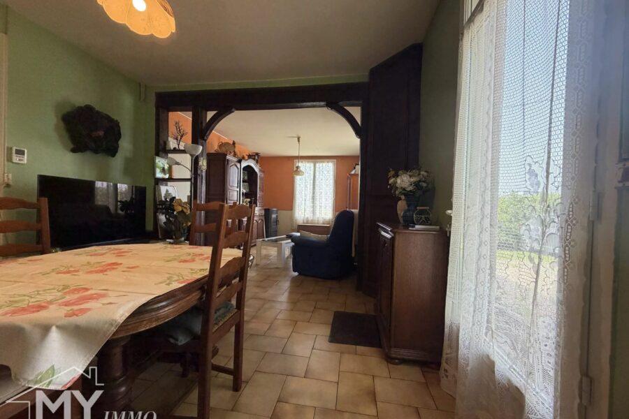 Maison à vendre à Saint-Laurent-des-Vignes — Vue parc & jardin — photo 3