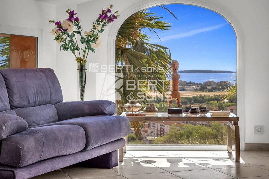 Maison à vendre à Mandelieu-la-Napoule — Vue mer — photo 1