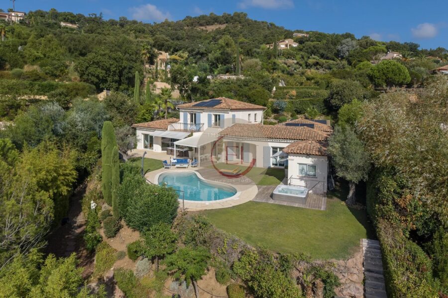 Maison à vendre à Les Adrets-de-l&rsquo;Estérel — Vue mer — photo 2