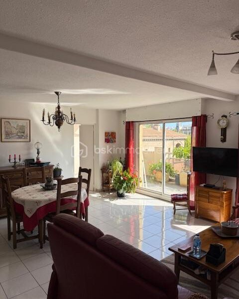 Appartement à vendre à Salon-de-Provence — Vue sur la ville — photo 7