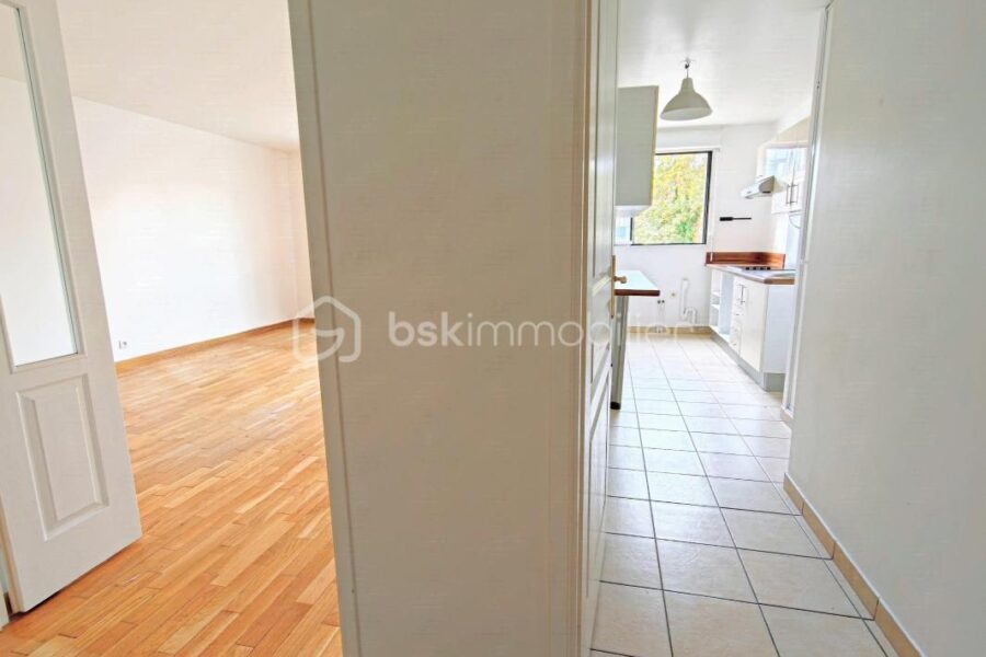 Appartement à vendre à Saint-Cyr-l&rsquo;École — Vue dégagée — photo 8