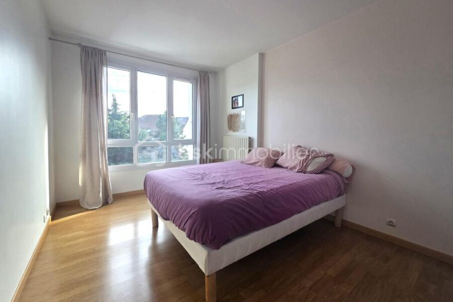 Appartement à vendre à Pontault-Combault — Vue parc & jardin — photo 7