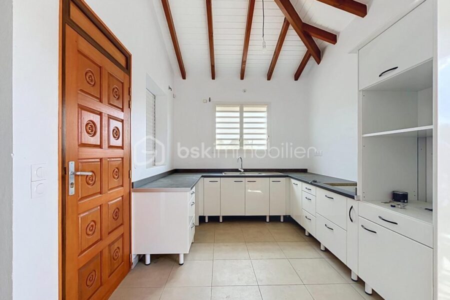 Maison à vendre à Baie-Mahault — Vue montagne — photo 8