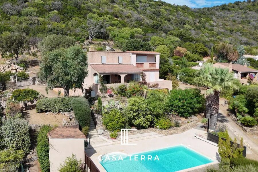 Maison à vendre à Sainte-Lucie-de-Porto-Vecchio — Vue mer — photo 4