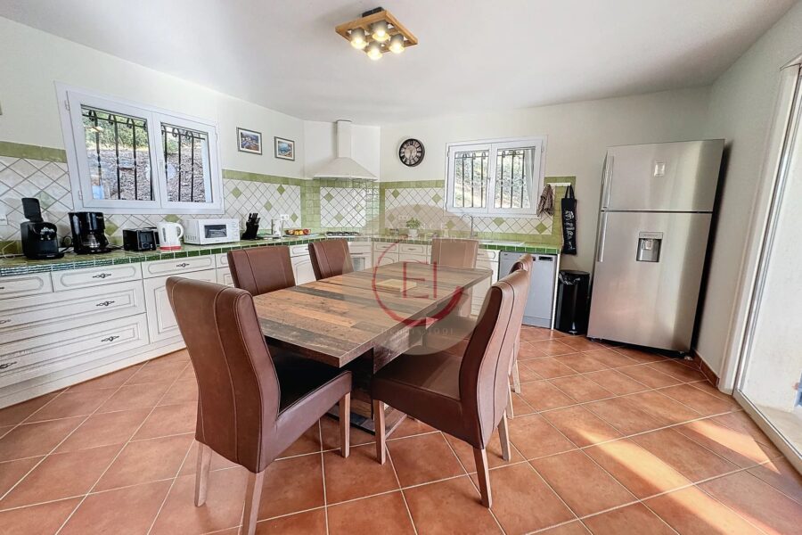 Maison à vendre à Les Adrets-de-l&rsquo;Estérel — Vue montagne — photo 15